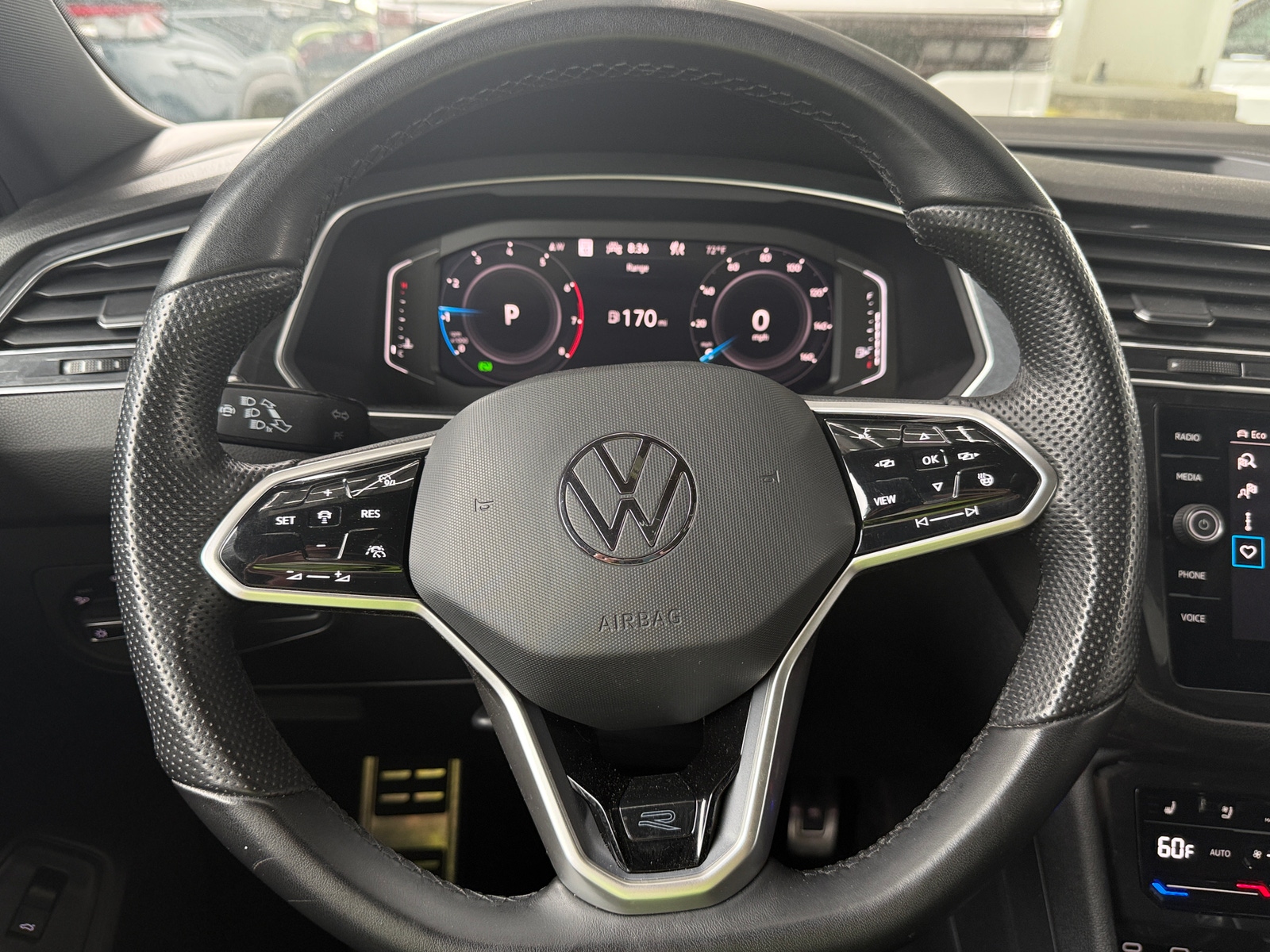 Thumbnail: 2023 Volkswagen Tiguan - 4