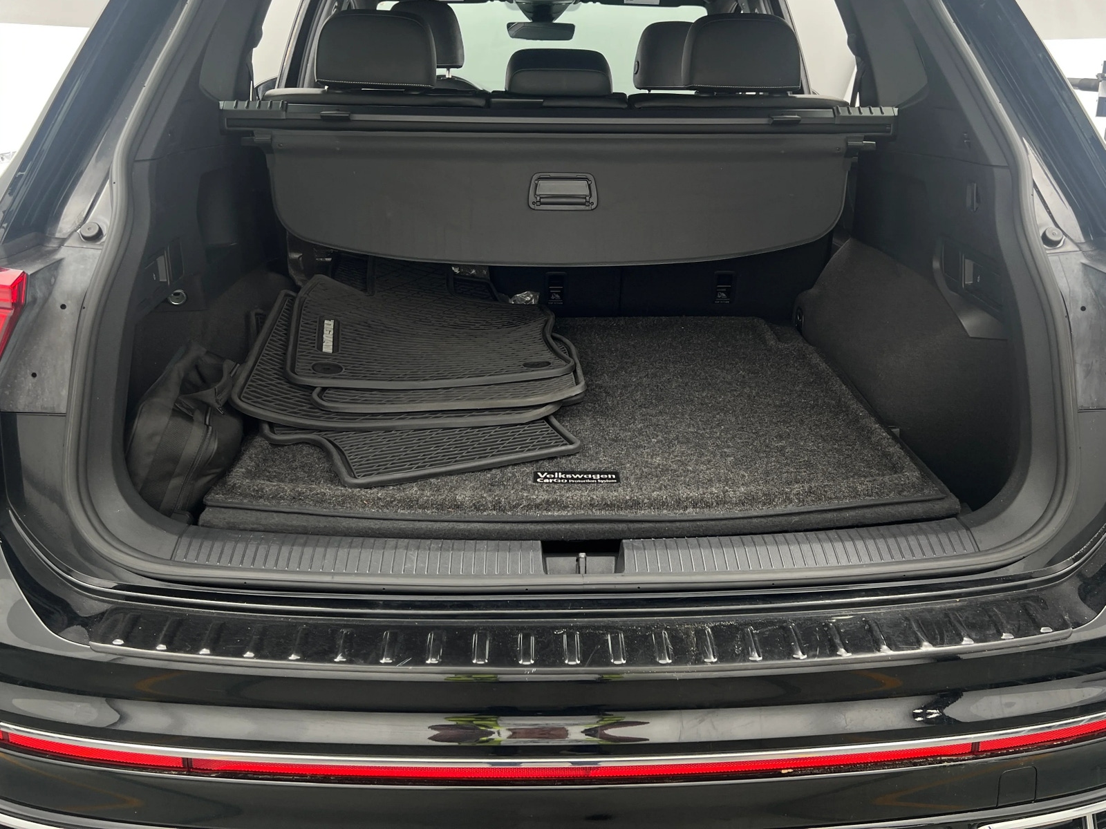 Thumbnail: 2023 Volkswagen Tiguan - 6