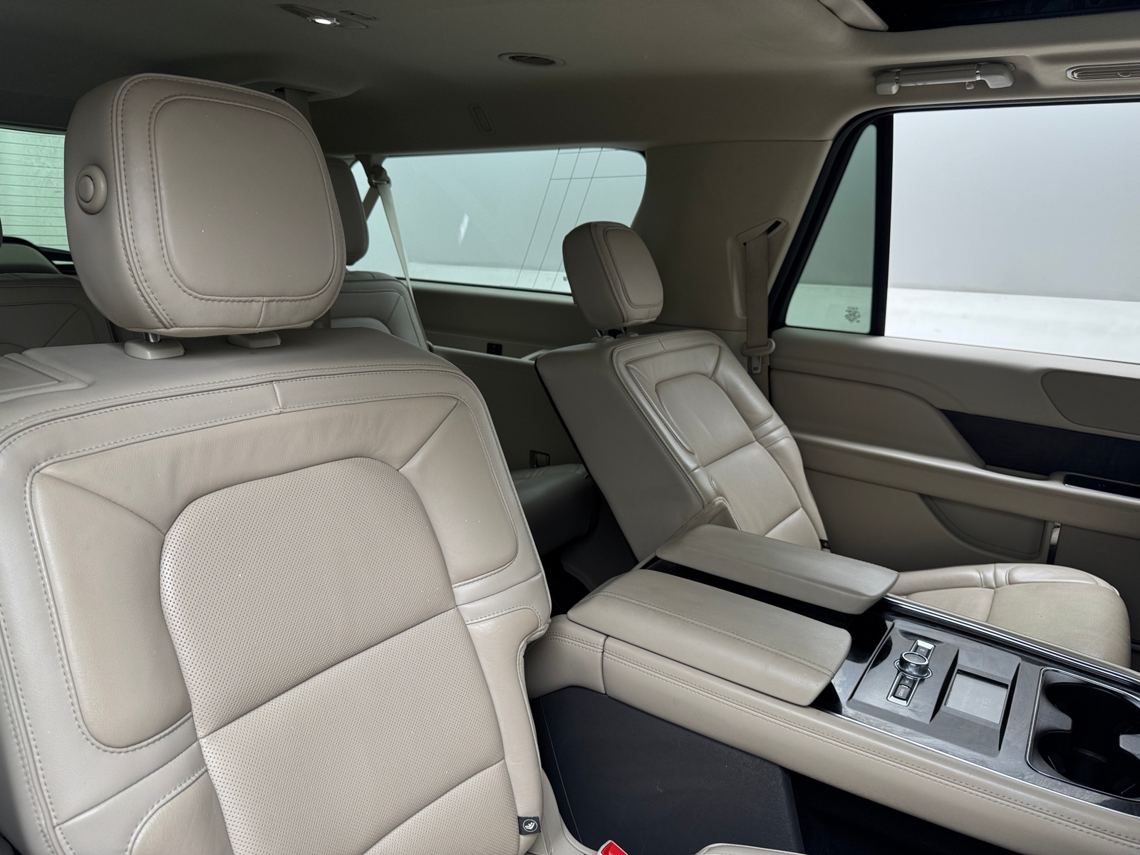 Thumbnail: 2019 Lincoln Navigator L - 5