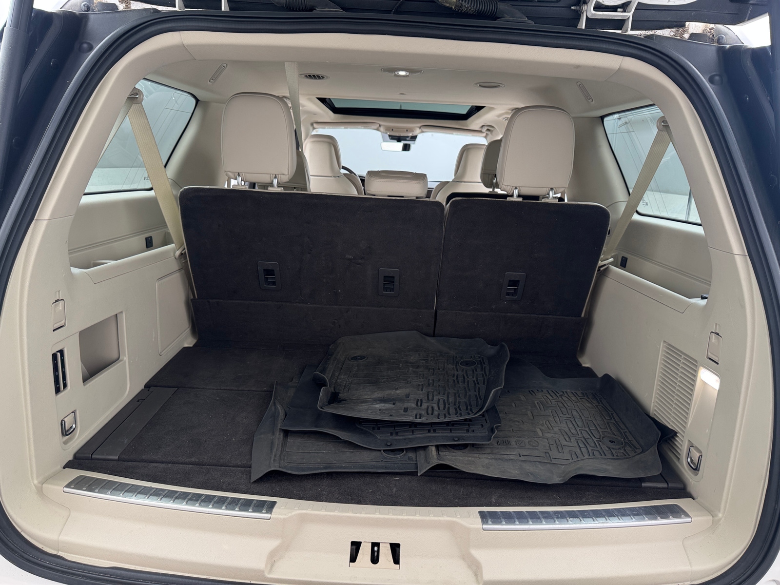 Thumbnail: 2019 Lincoln Navigator L - 6