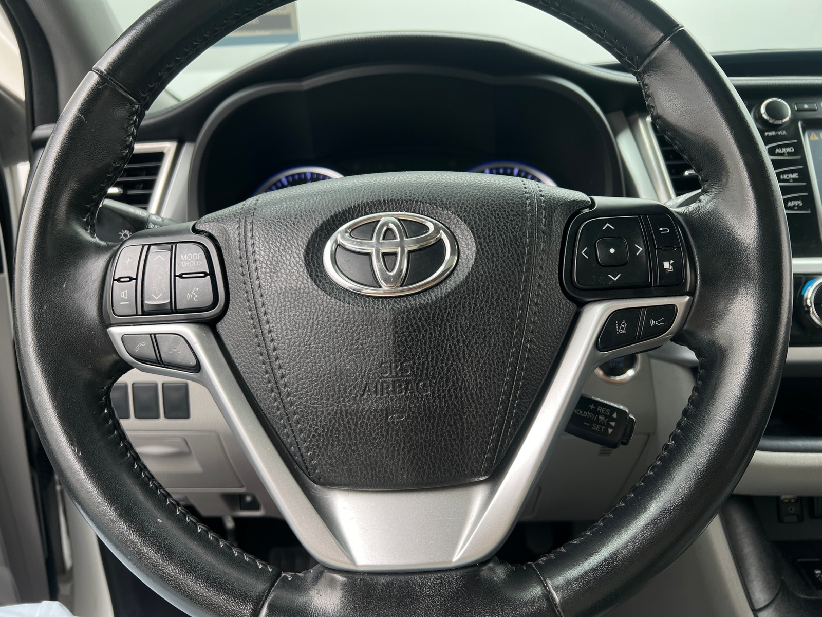 Thumbnail: 2018 Toyota Highlander - 4