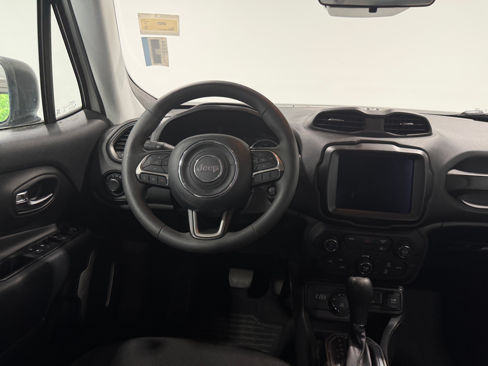 Thumbnail: 2022 Jeep Renegade - 5