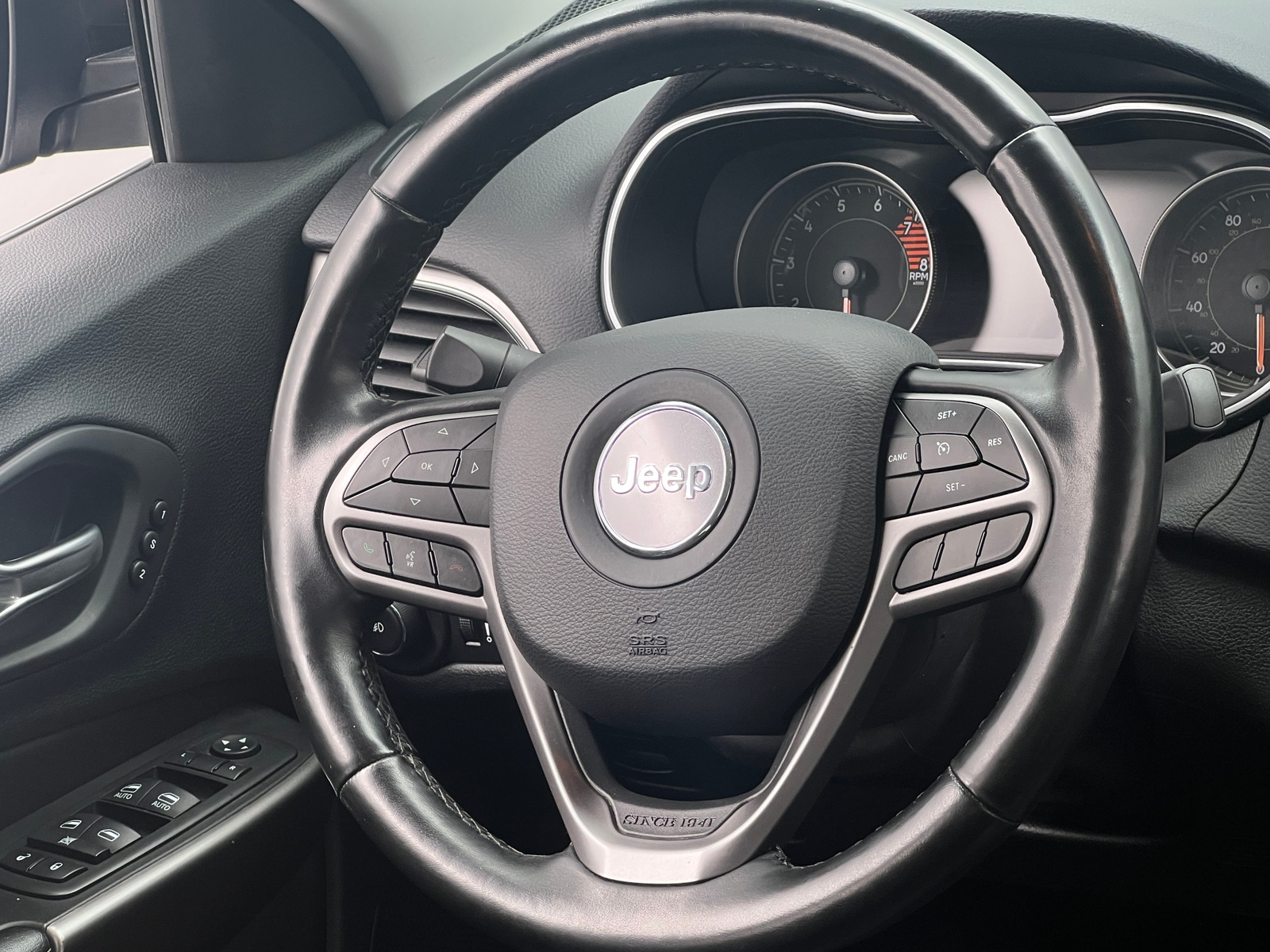 Thumbnail: 2020 Jeep Cherokee - 4