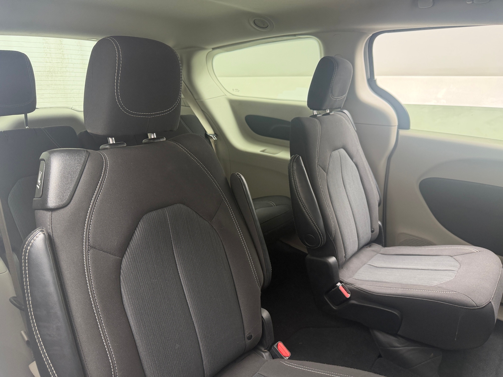 Thumbnail: 2023 Chrysler Voyager - 6