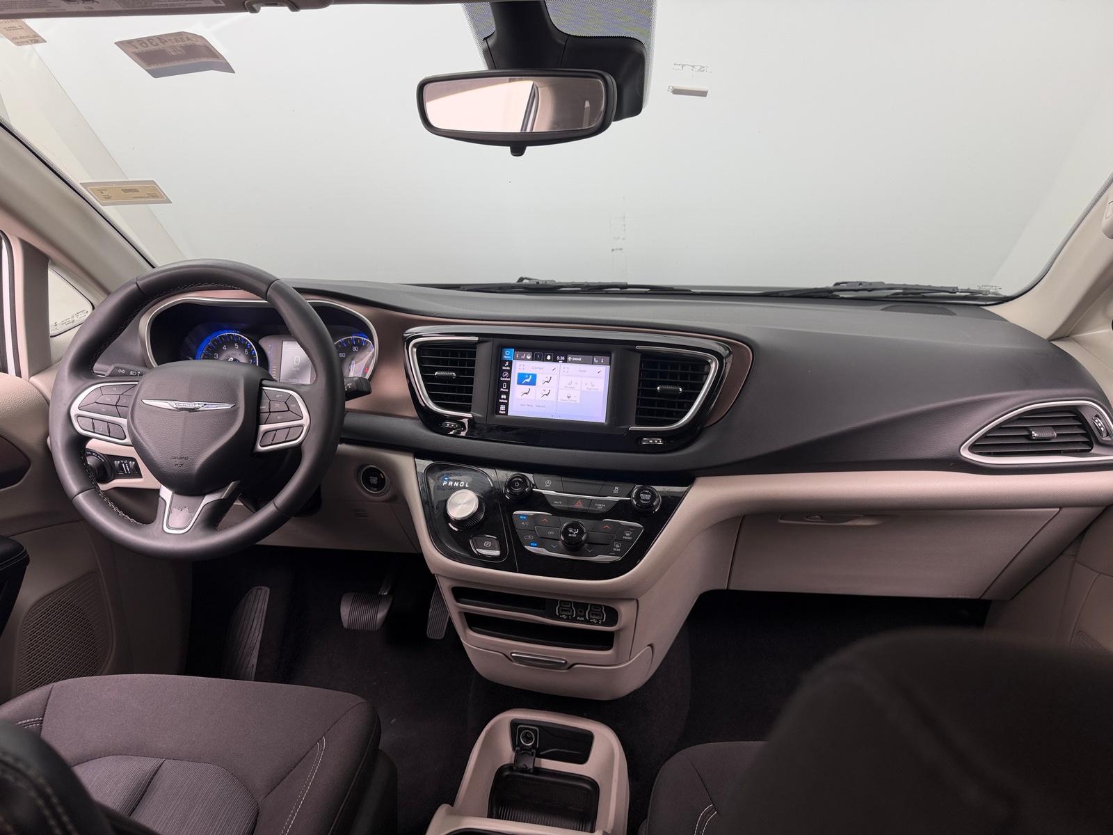 Thumbnail: 2023 Chrysler Voyager - 3
