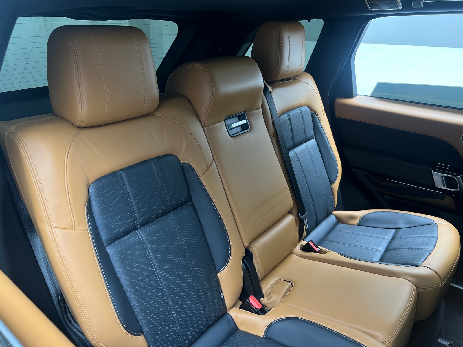 Thumbnail: 2022 Land Rover Range Rover Sport - 5