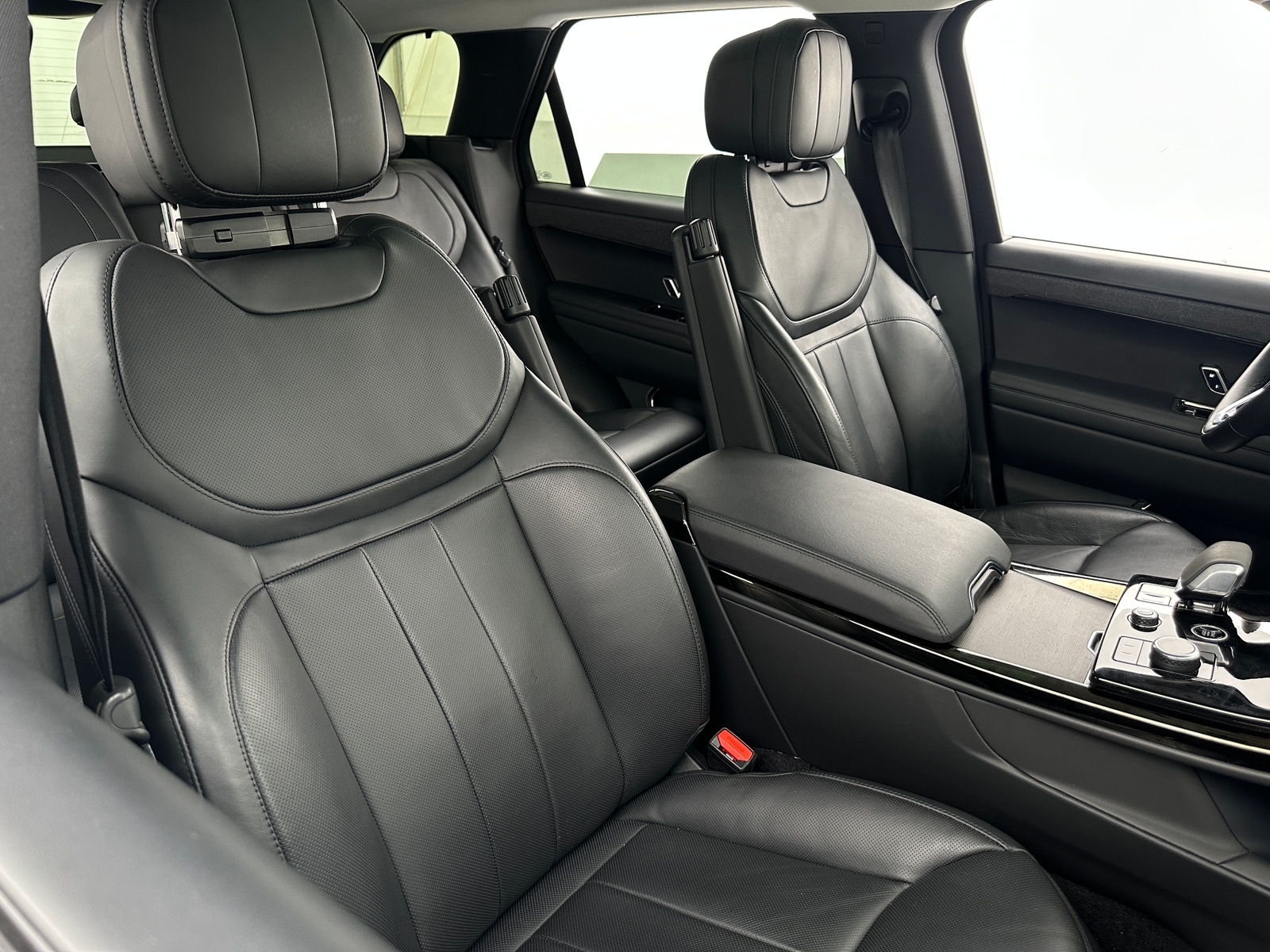 Thumbnail: 2023 Land Rover Range Rover Sport - 2