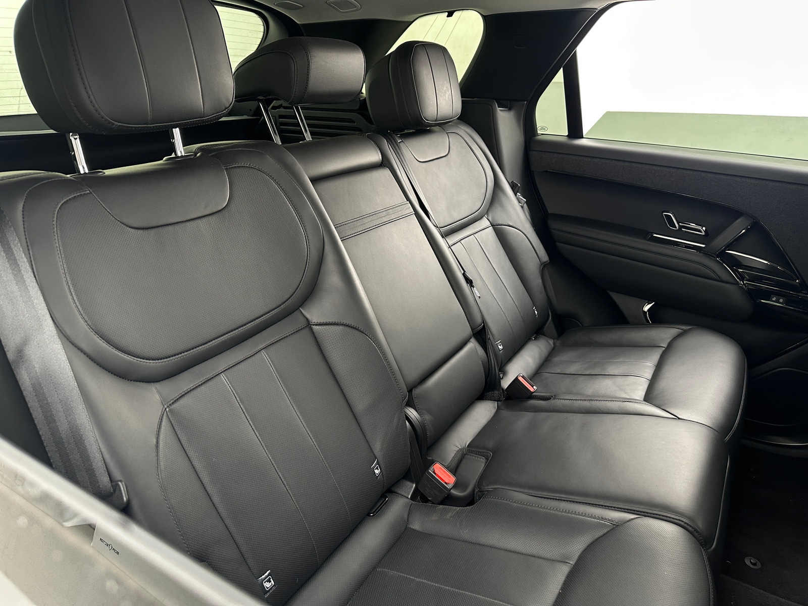 Thumbnail: 2023 Land Rover Range Rover Sport - 6
