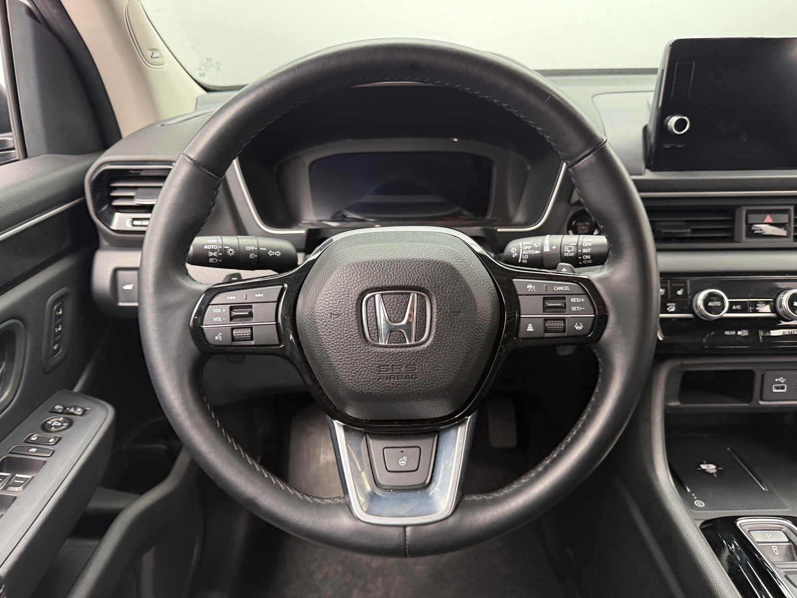 Thumbnail: 2023 Honda Pilot - 4