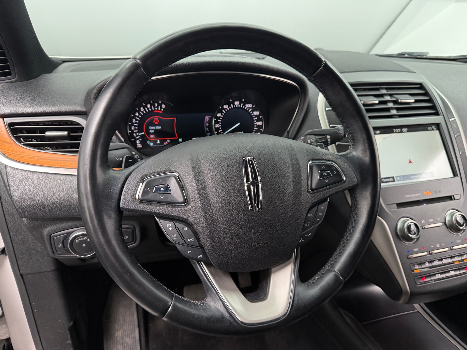Thumbnail: 2018 Lincoln MKC - 4