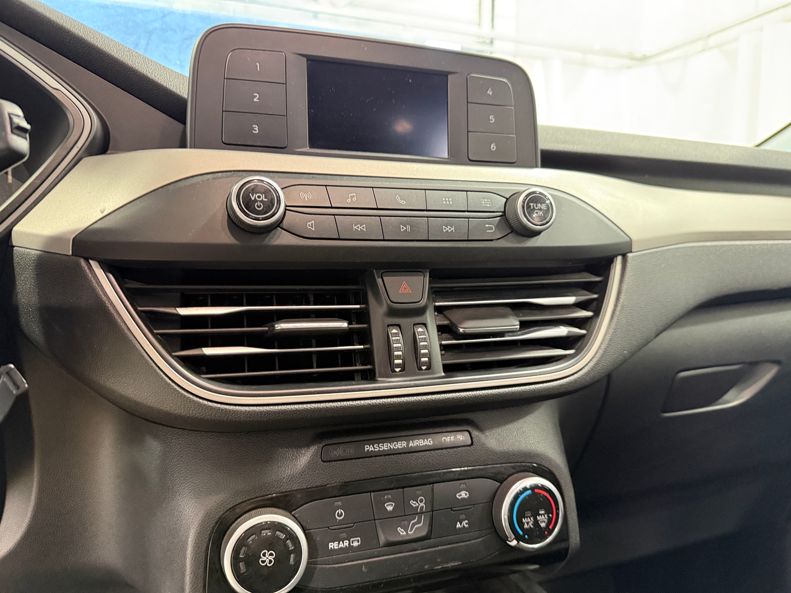 Thumbnail: 2021 Ford Escape - 4