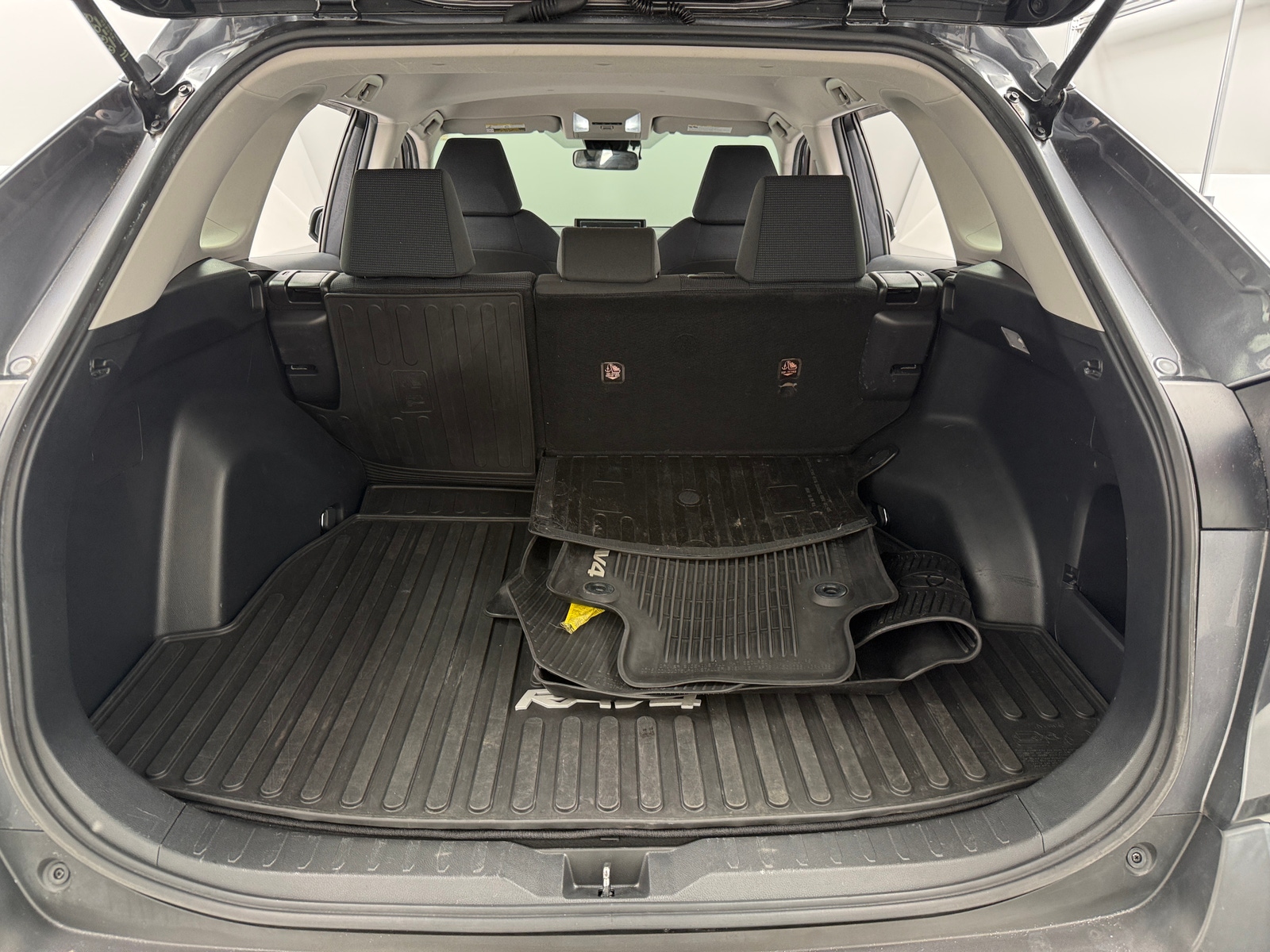 Thumbnail: 2019 Toyota RAV4 - 7