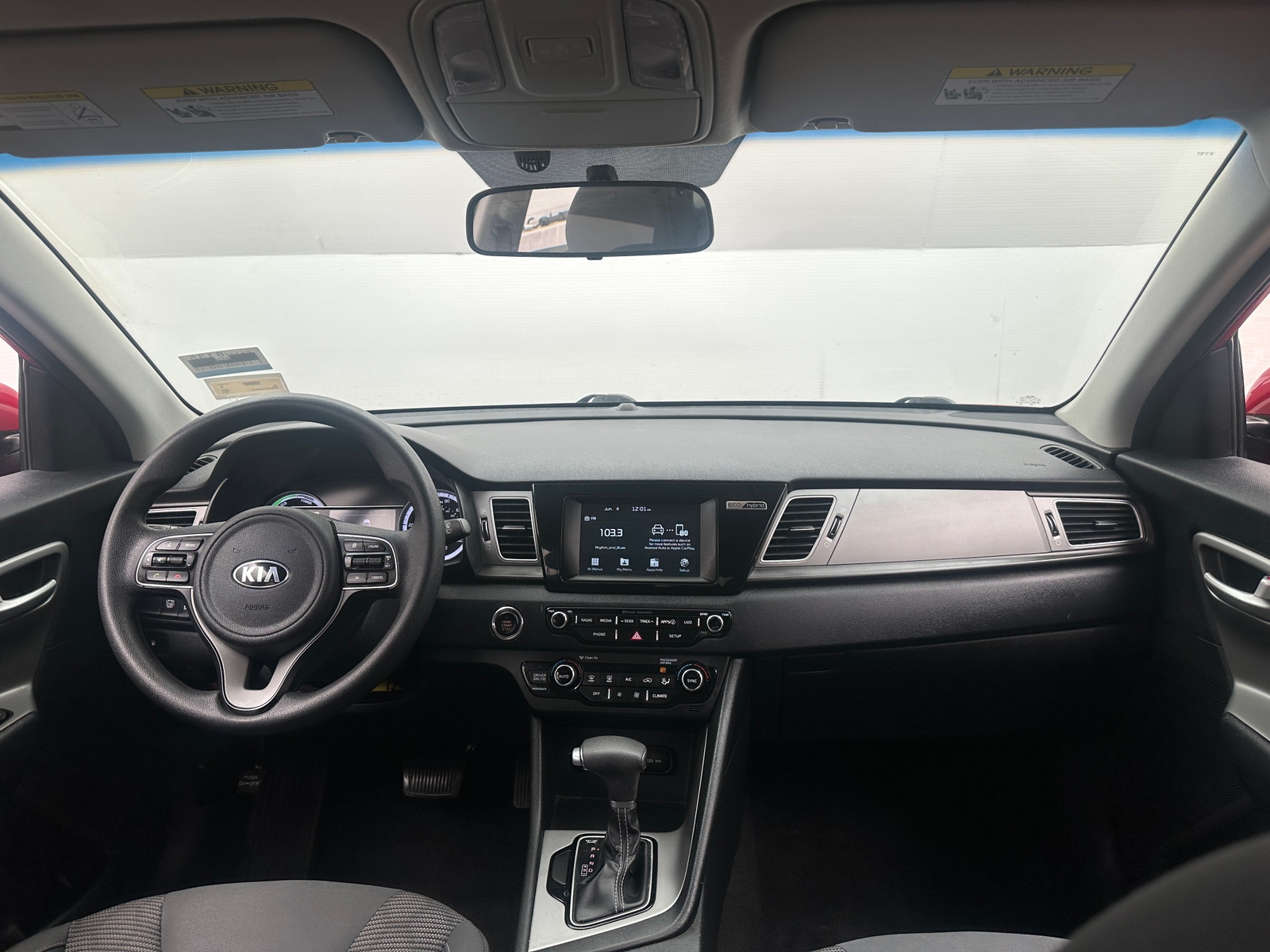 Thumbnail: 2018 Kia Niro - 3