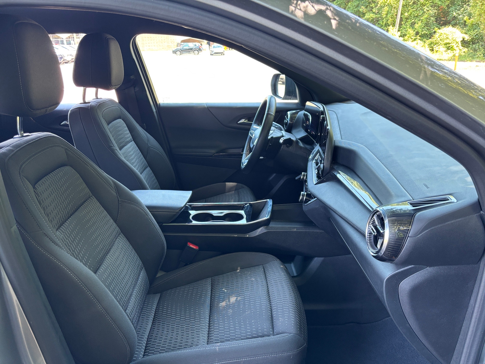 Thumbnail: 2025 Chevrolet Equinox - 2
