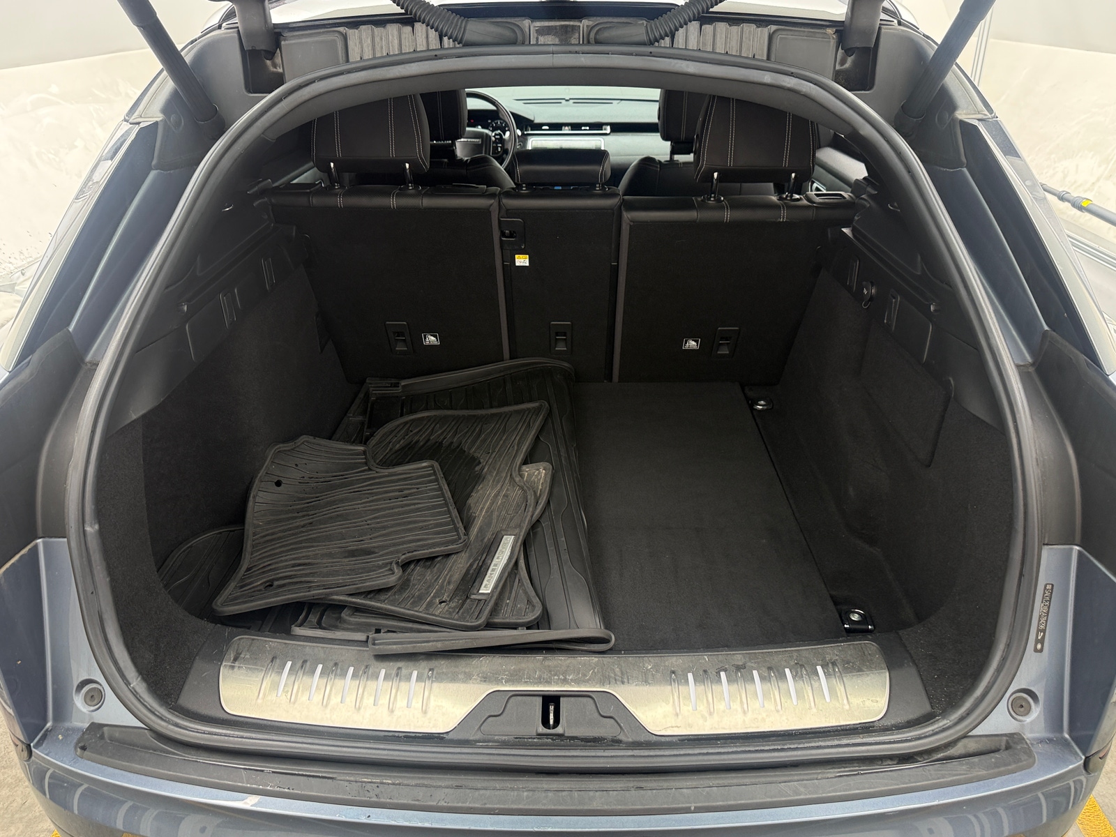Thumbnail: 2019 Land Rover Range Rover Velar - 6