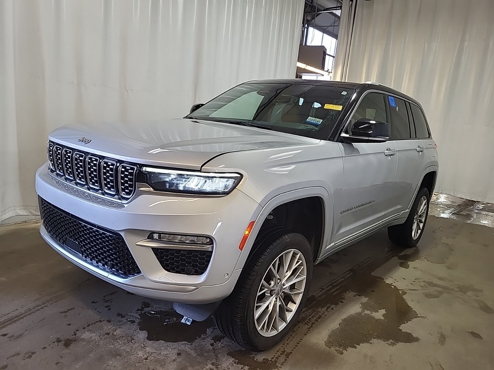 2023 Jeep Grand Cherokee Summit