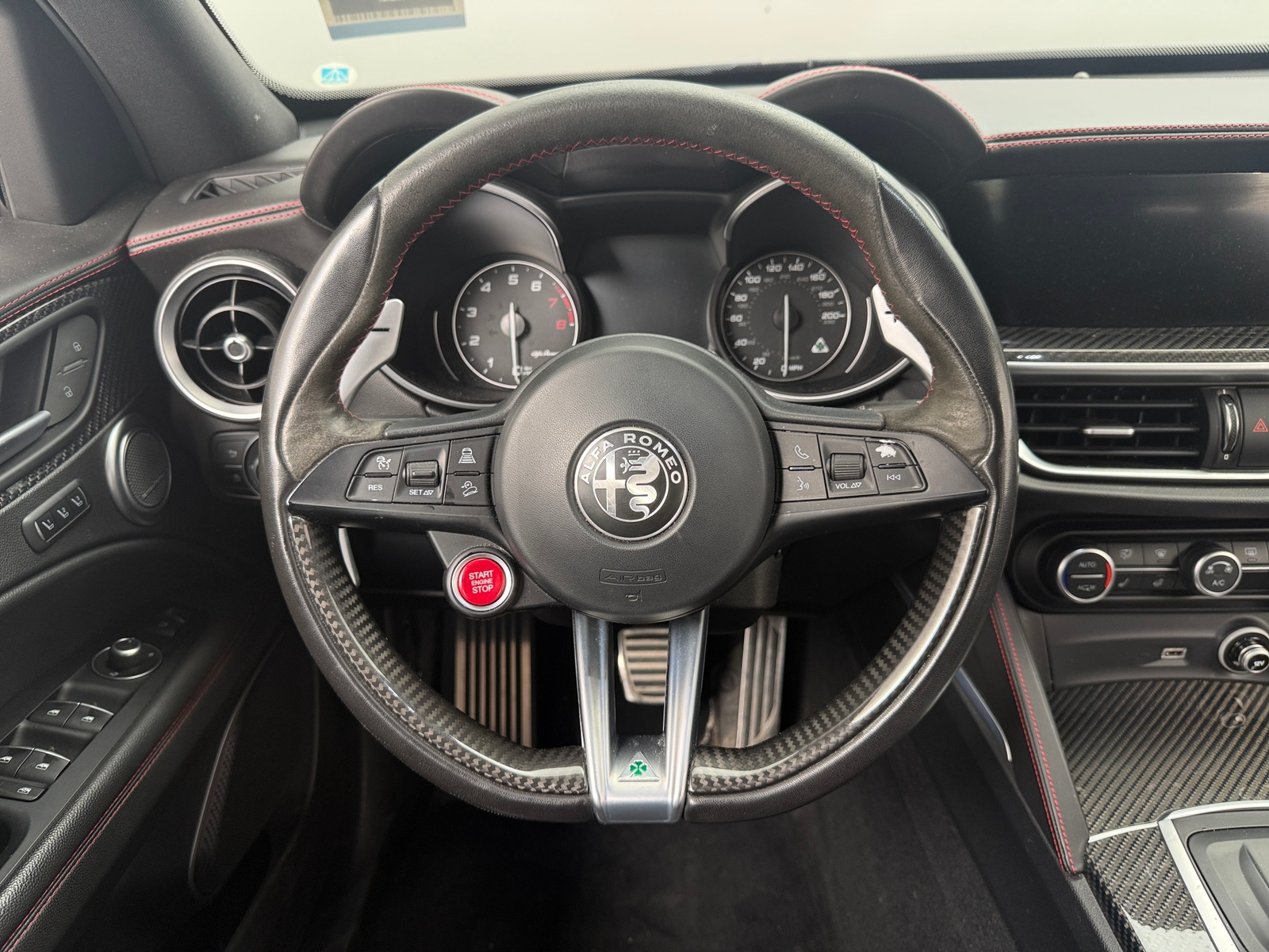 Thumbnail: 2018 Alfa Romeo Stelvio - 4