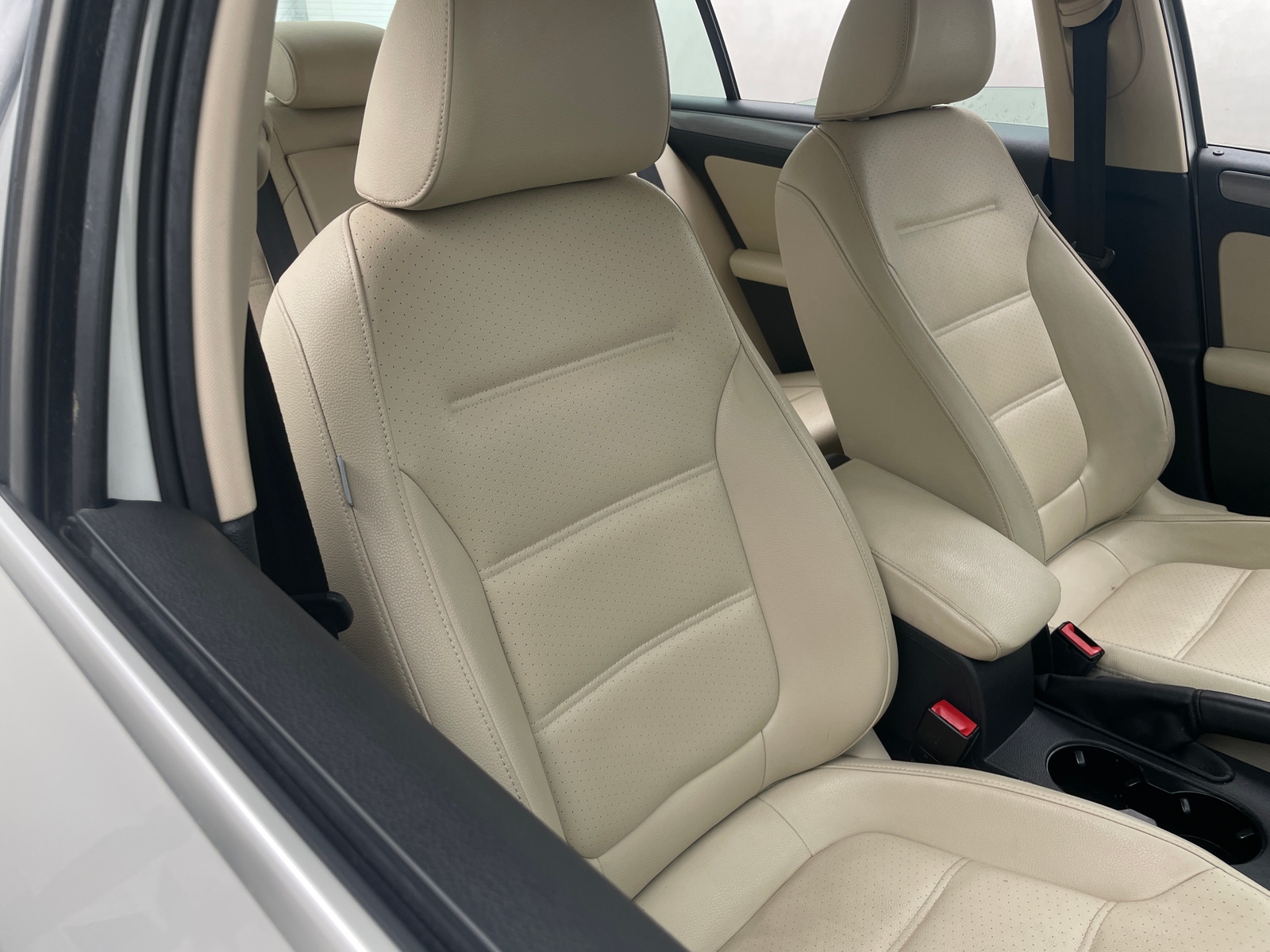 Thumbnail: 2014 Volkswagen Jetta - 2
