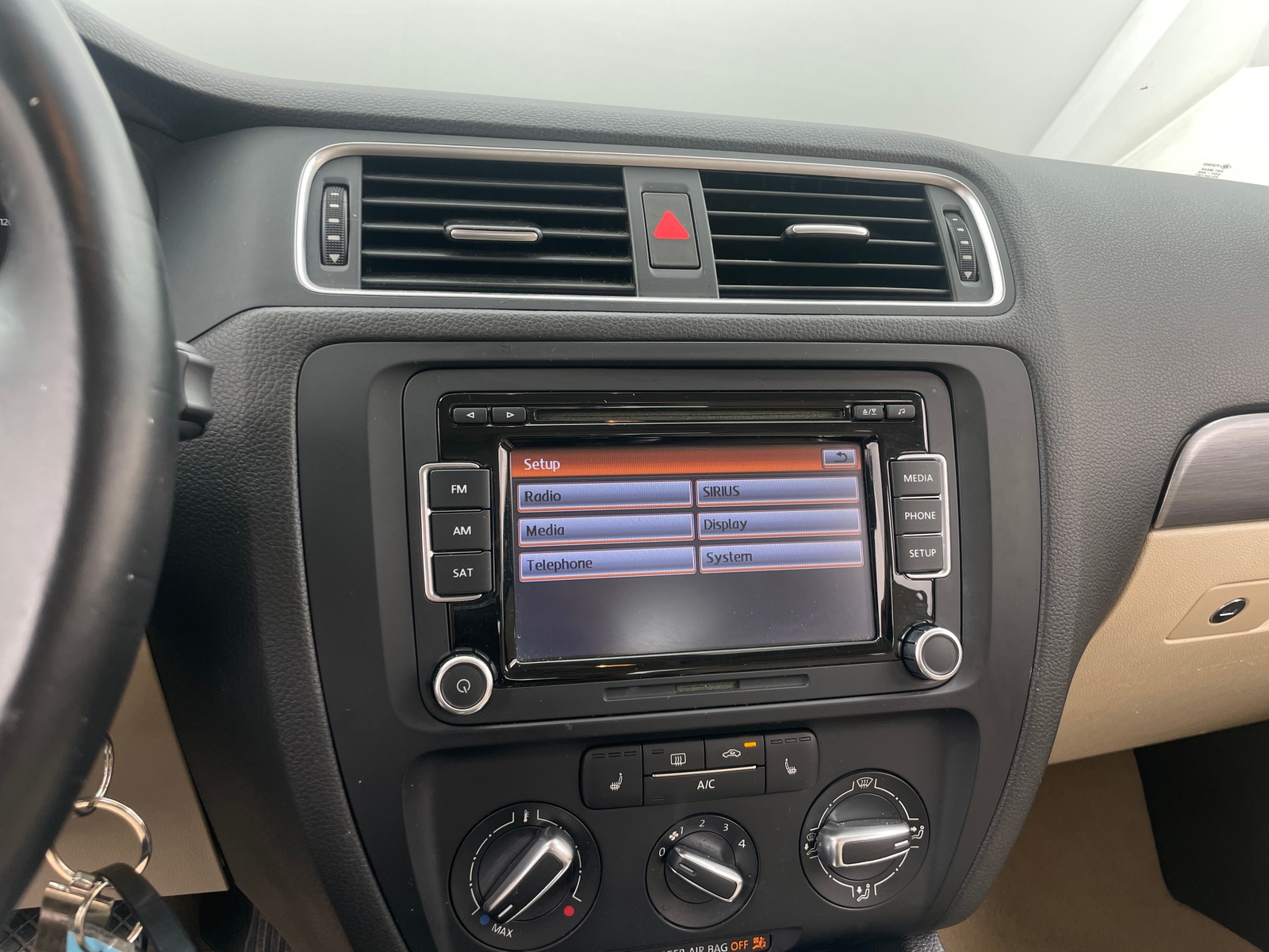 Thumbnail: 2014 Volkswagen Jetta - 4