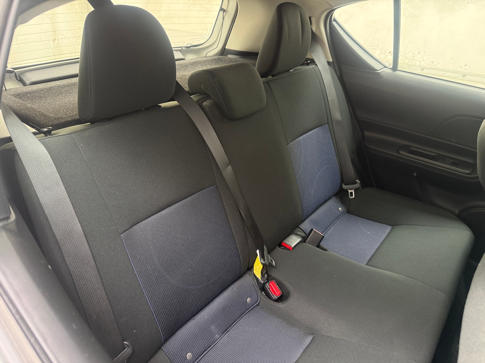 Thumbnail: 2018 Toyota Prius c - 6