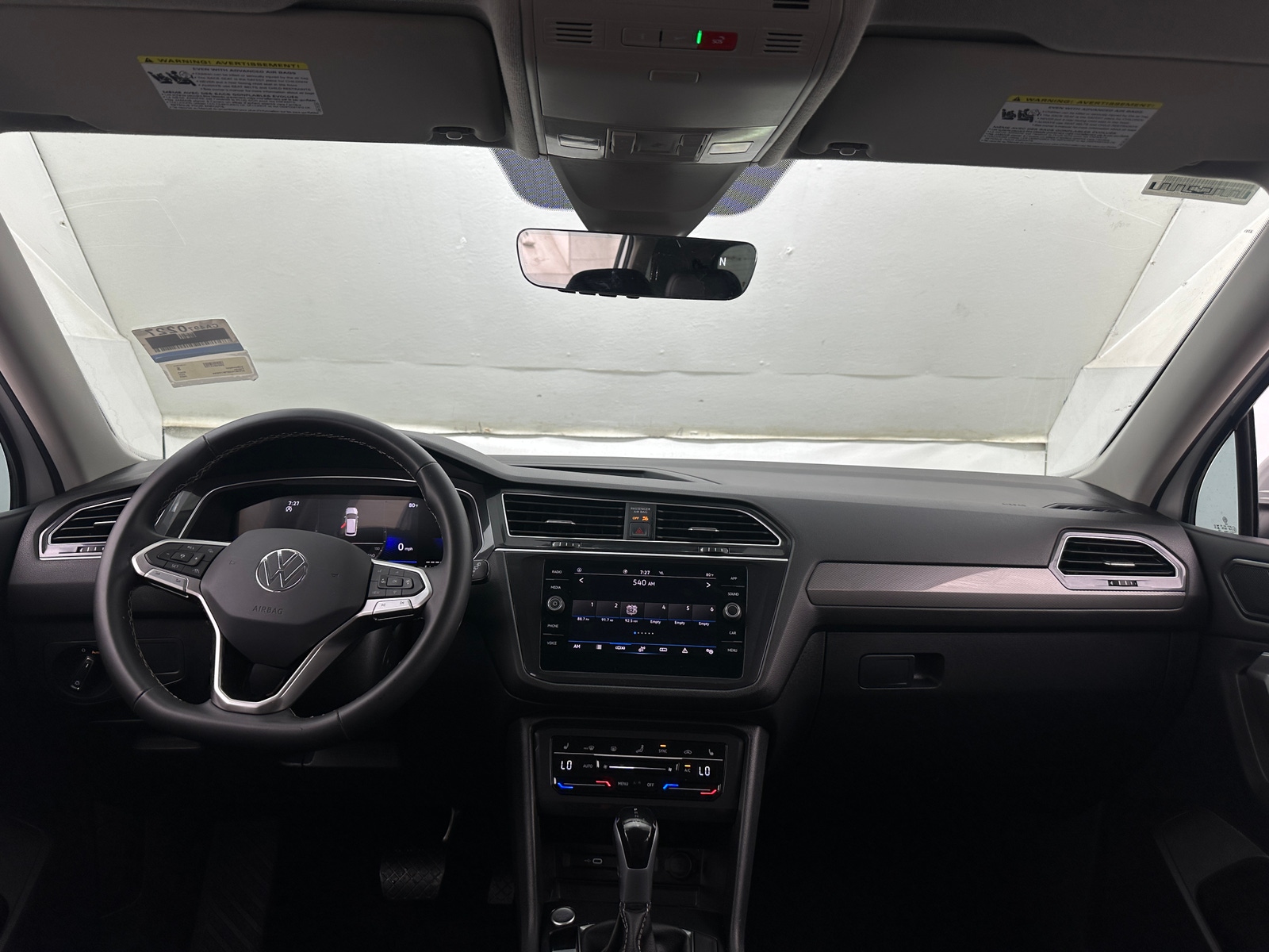 Thumbnail: 2023 Volkswagen Tiguan - 2
