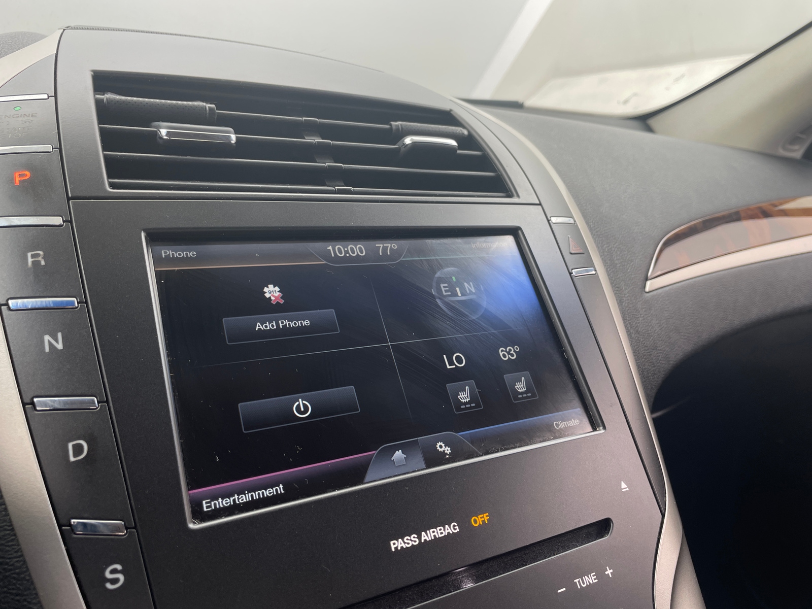 Thumbnail: 2016 Lincoln MKZ - 3