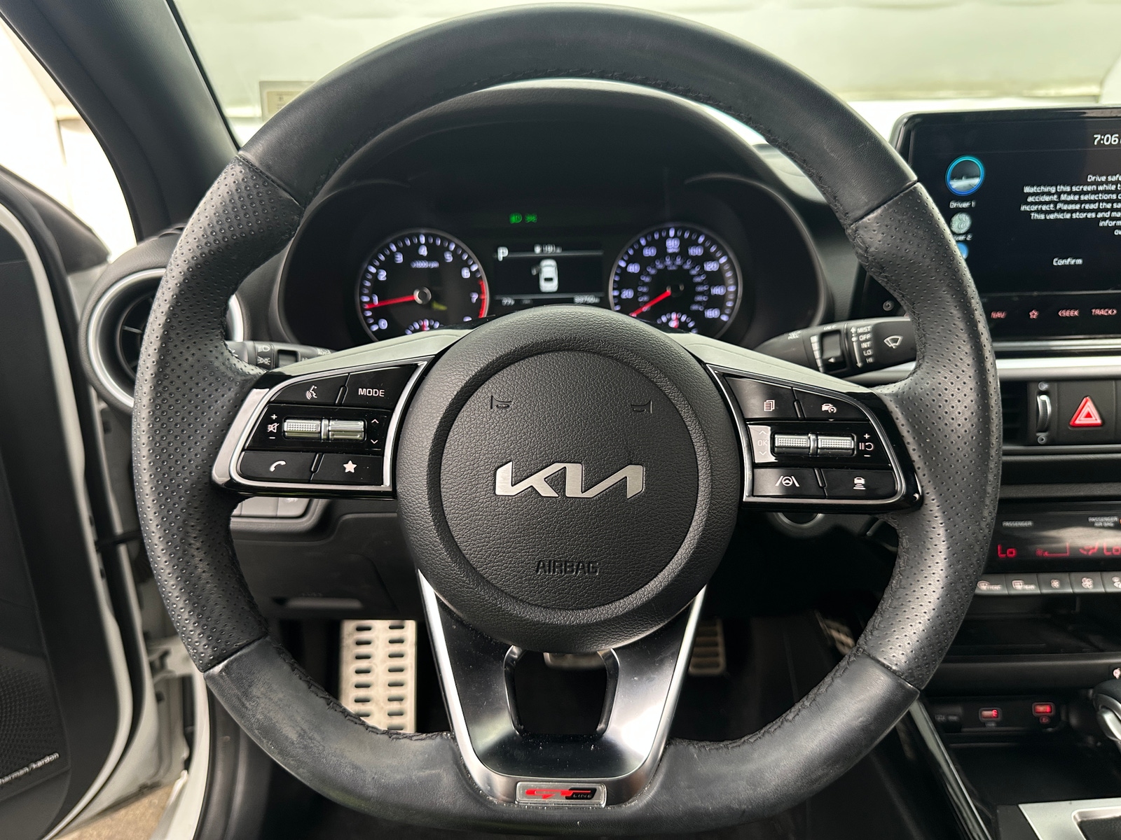 Thumbnail: 2024 Kia Forte - 4