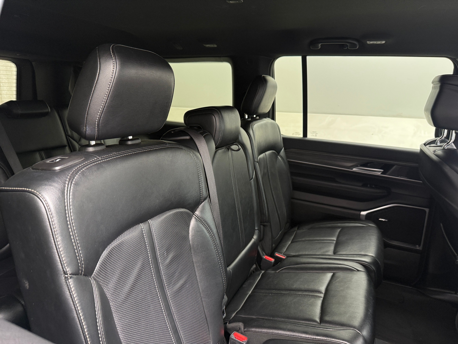 Thumbnail: 2024 Jeep Wagoneer - 5