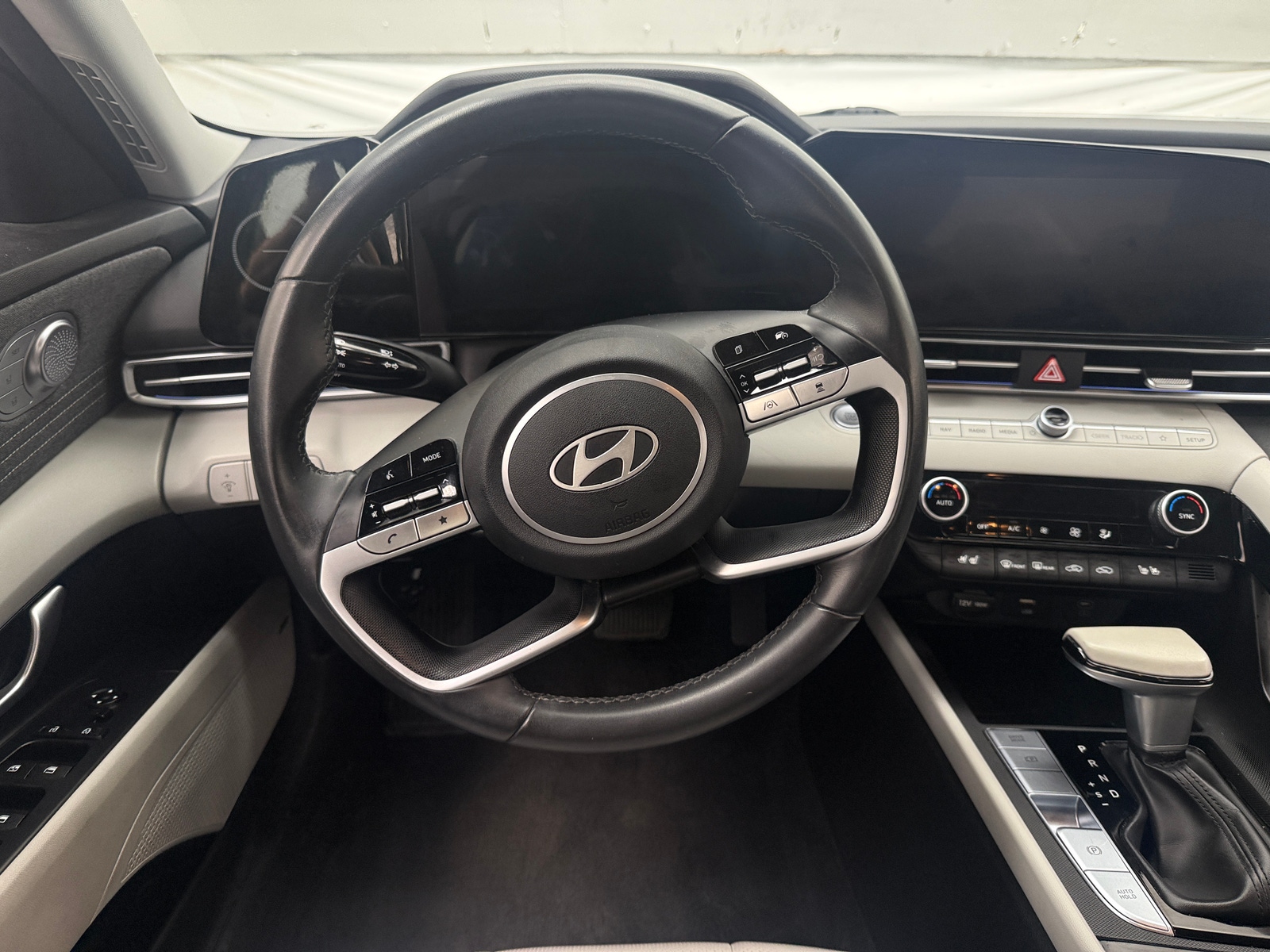 Thumbnail: 2025 Hyundai Elantra - 4