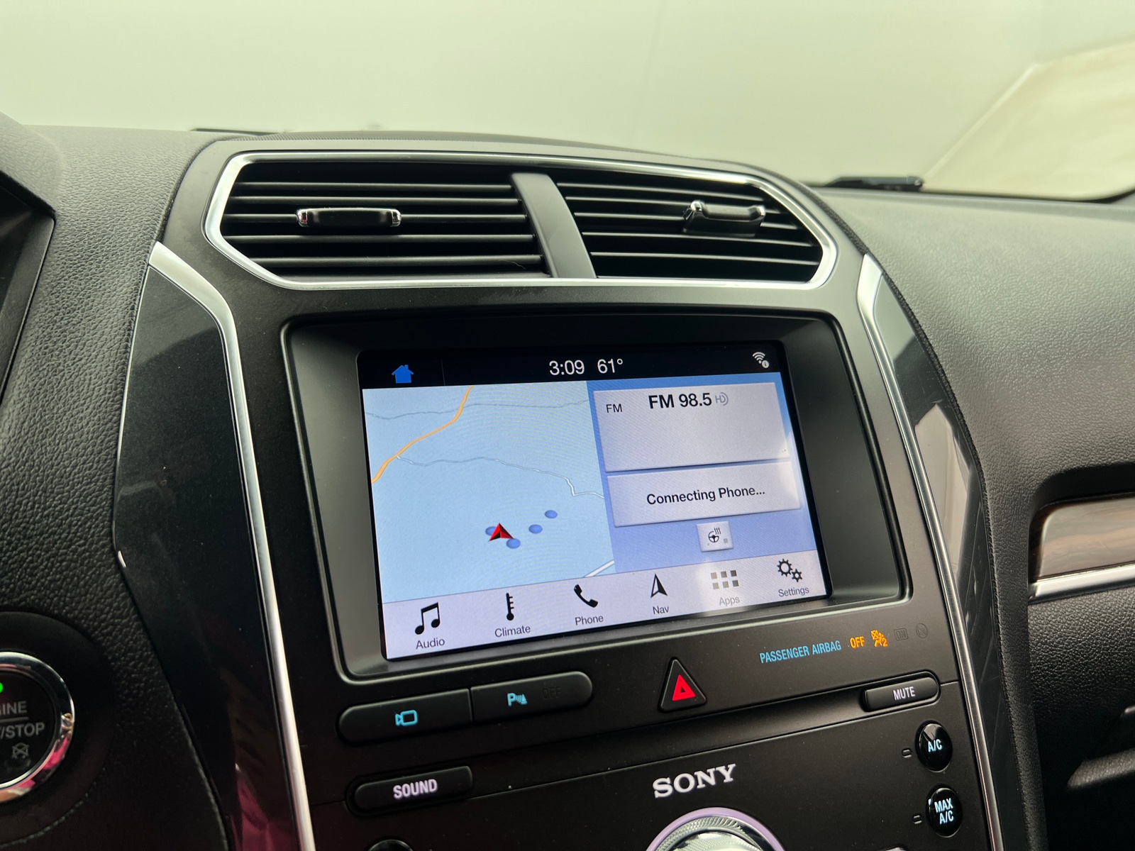 Thumbnail: 2019 Ford Explorer - 3