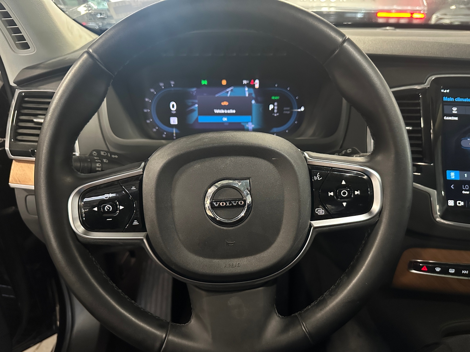 Thumbnail: 2025 Volvo XC90 - 4