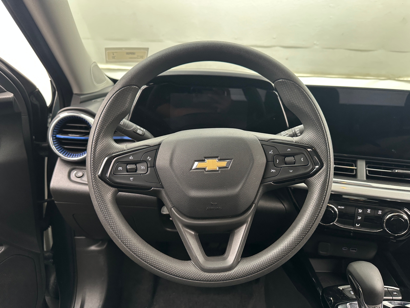 Thumbnail: 2025 Chevrolet Trax - 5