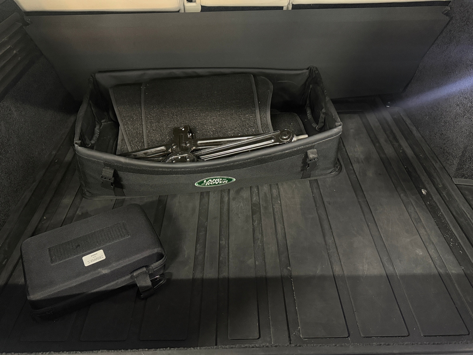 Thumbnail: 2021 Land Rover Range Rover - 6