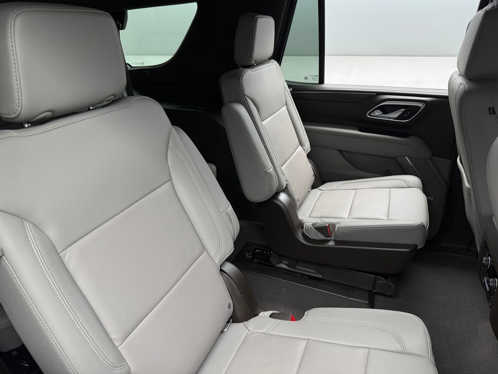 Thumbnail: 2022 Chevrolet Tahoe - 5