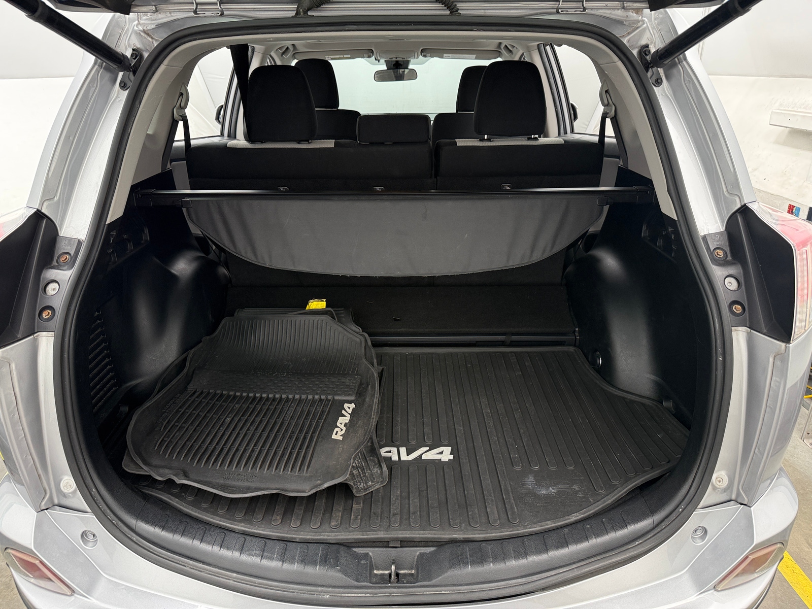 Thumbnail: 2017 Toyota RAV4 - 7