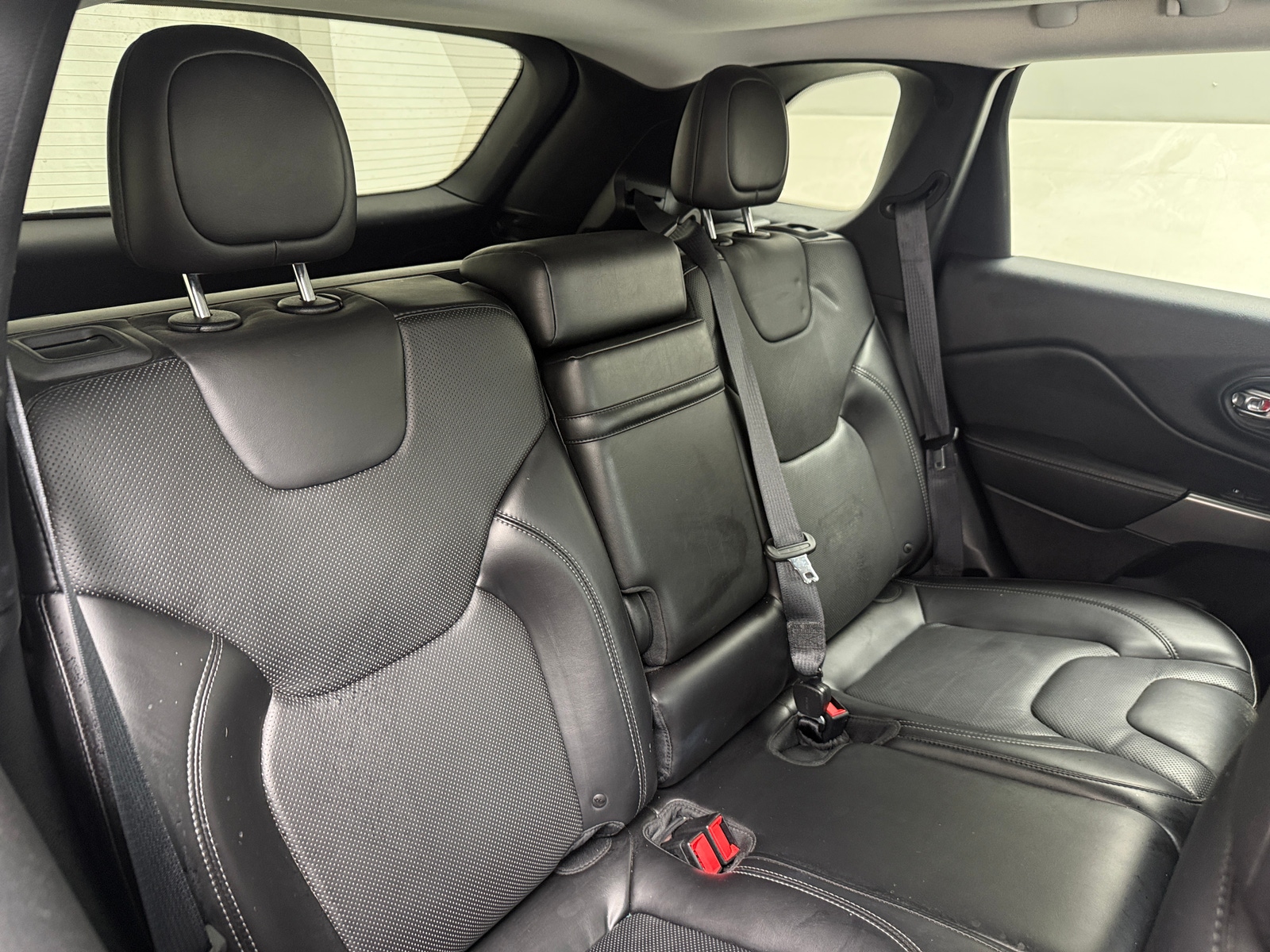 Thumbnail: 2019 Jeep Cherokee - 5