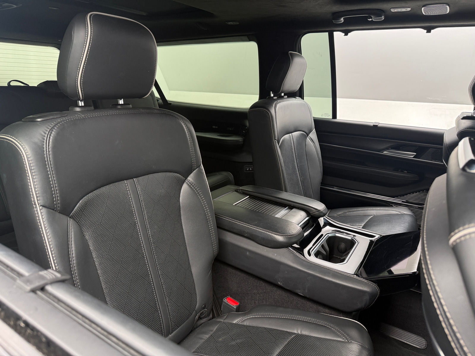 Thumbnail: 2024 Jeep Grand Wagoneer L - 5