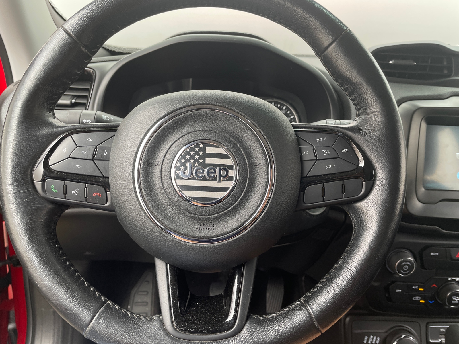 Thumbnail: 2018 Jeep Renegade - 5