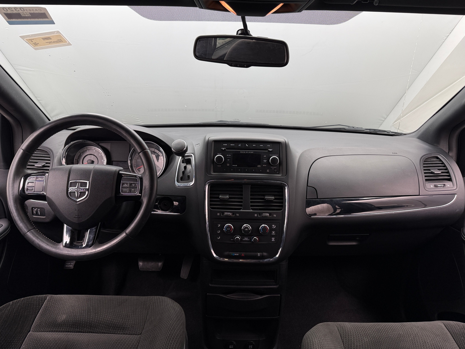 Thumbnail: 2015 Dodge Grand Caravan - 3