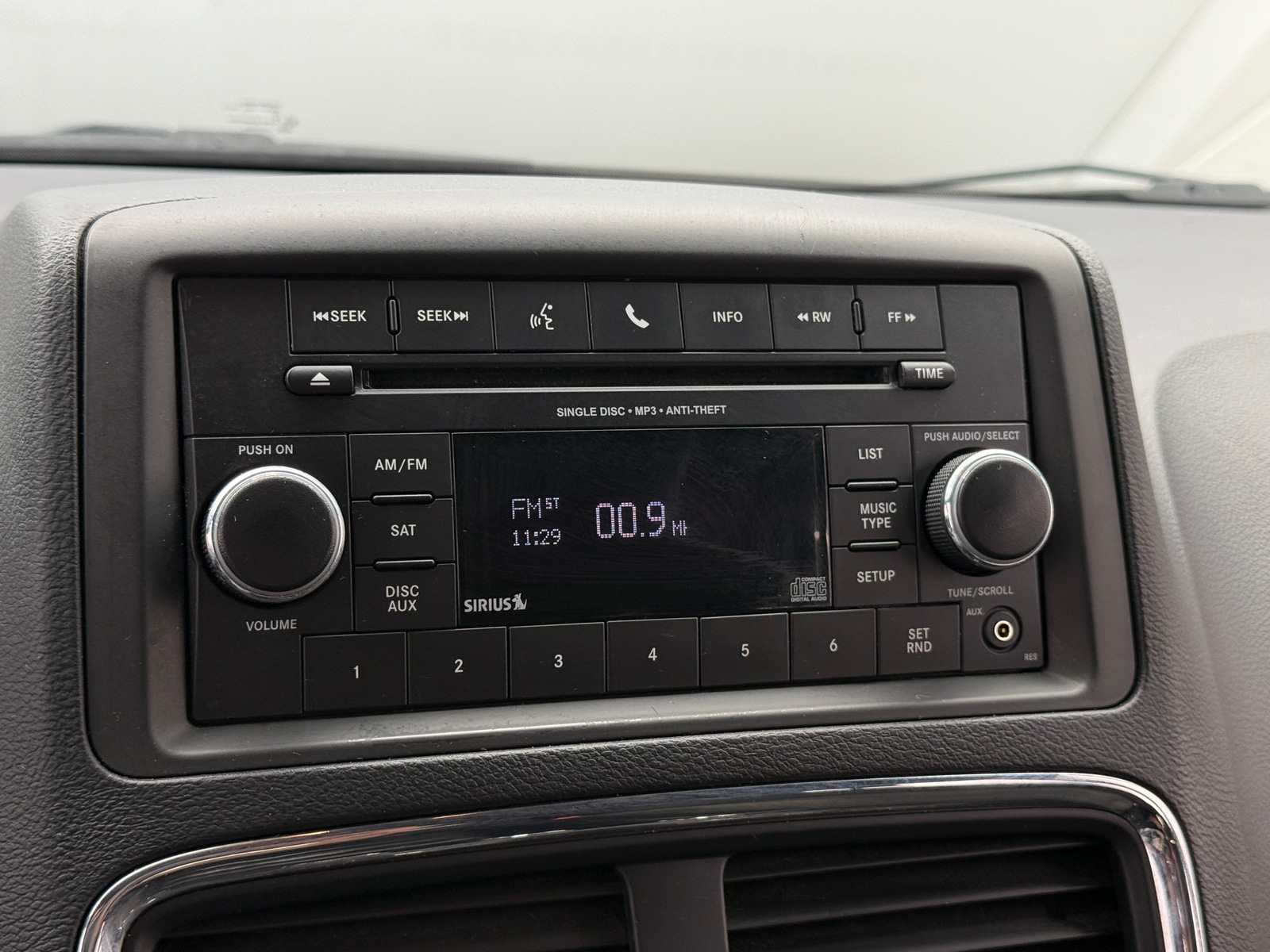 Thumbnail: 2015 Dodge Grand Caravan - 4