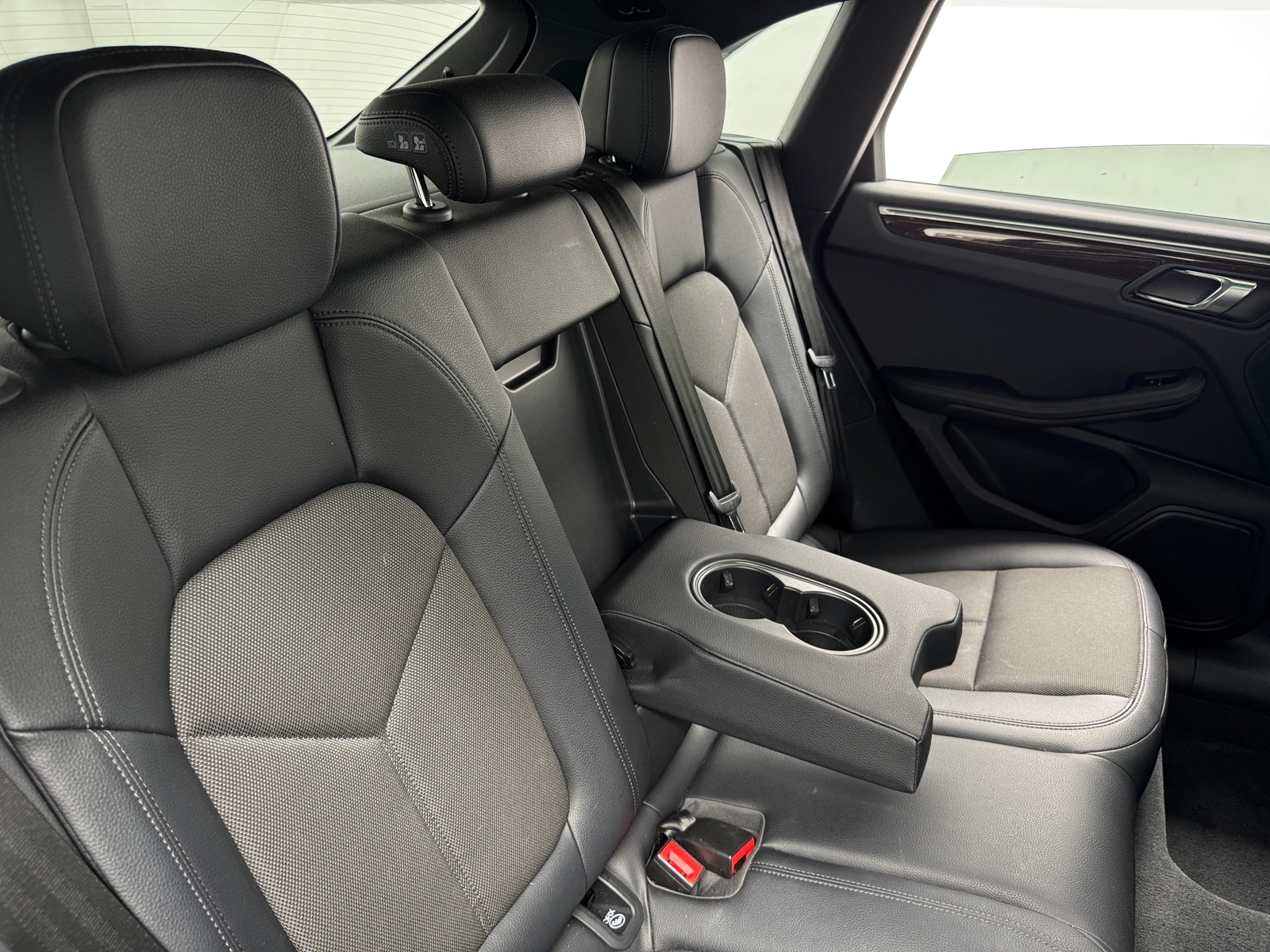 Thumbnail: 2023 Porsche Macan - 5