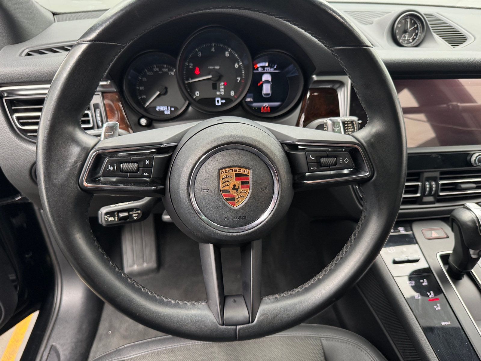 Thumbnail: 2023 Porsche Macan - 4