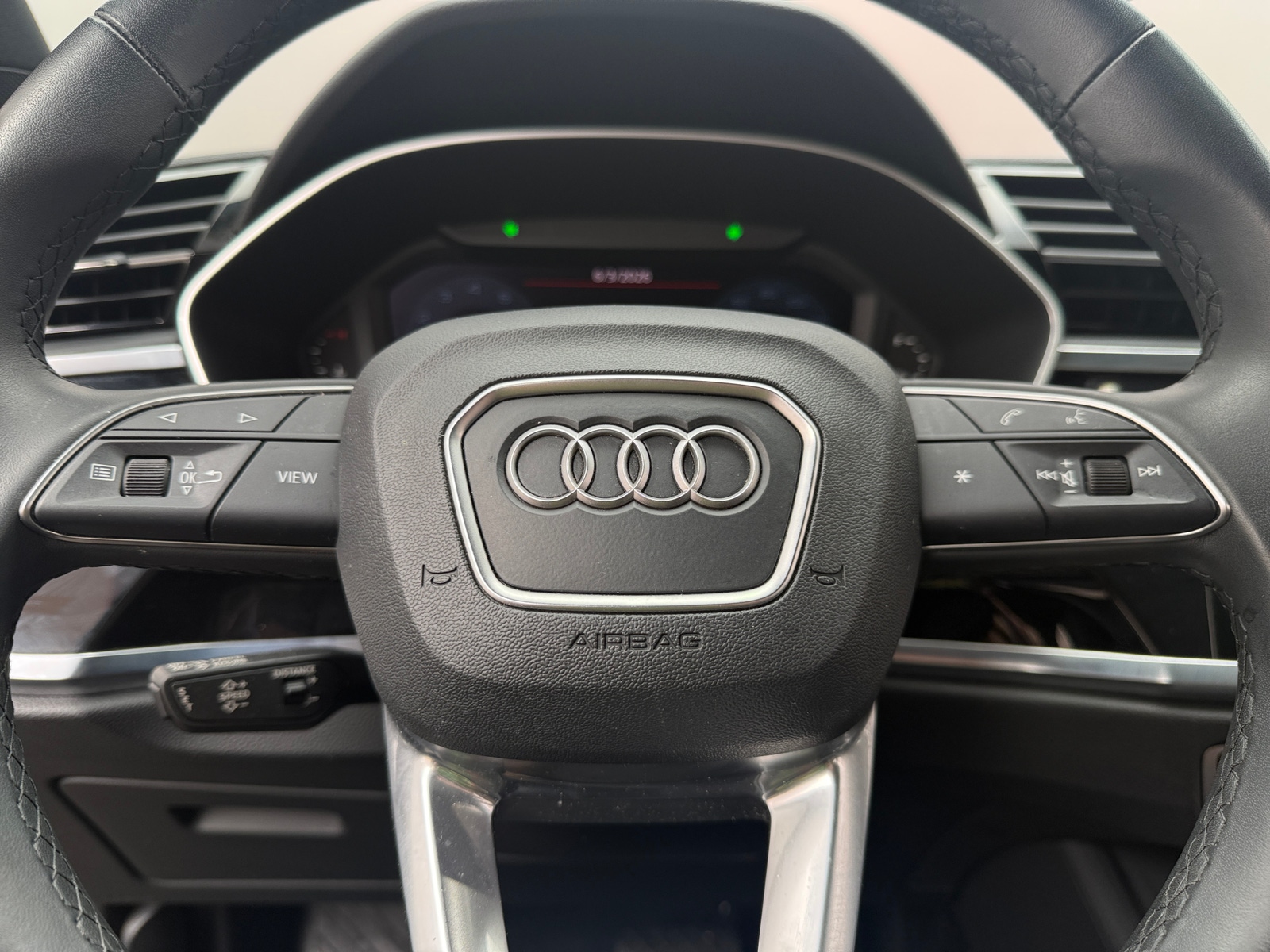 Thumbnail: 2025 Audi Q3 - 4