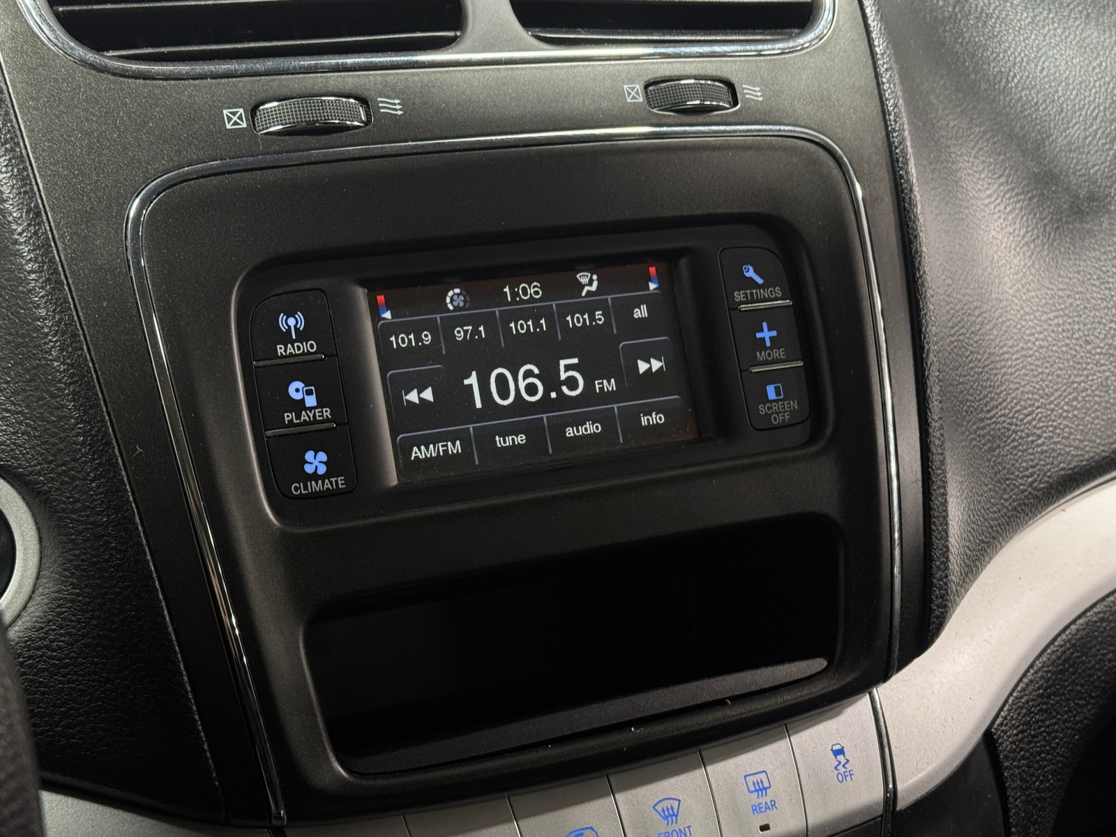 Thumbnail: 2019 Dodge Journey - 4