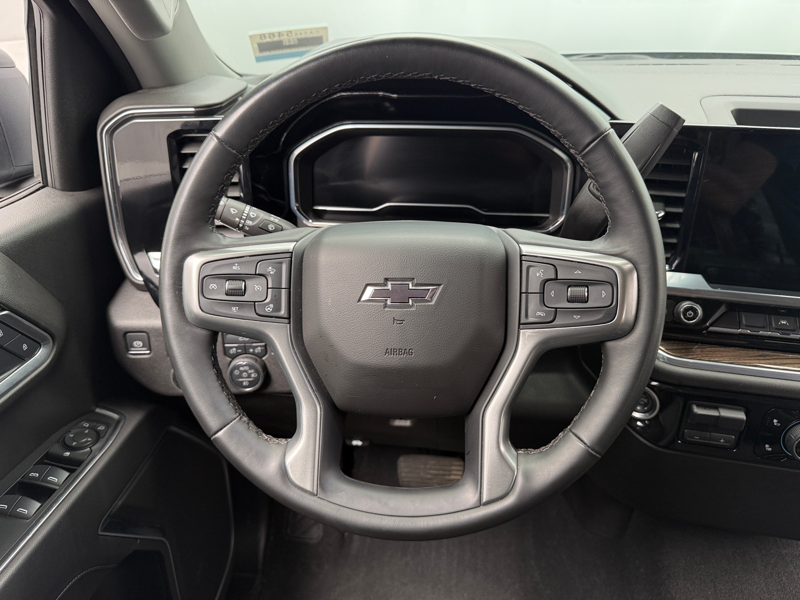 Thumbnail: 2025 Chevrolet Silverado 1500 - 5