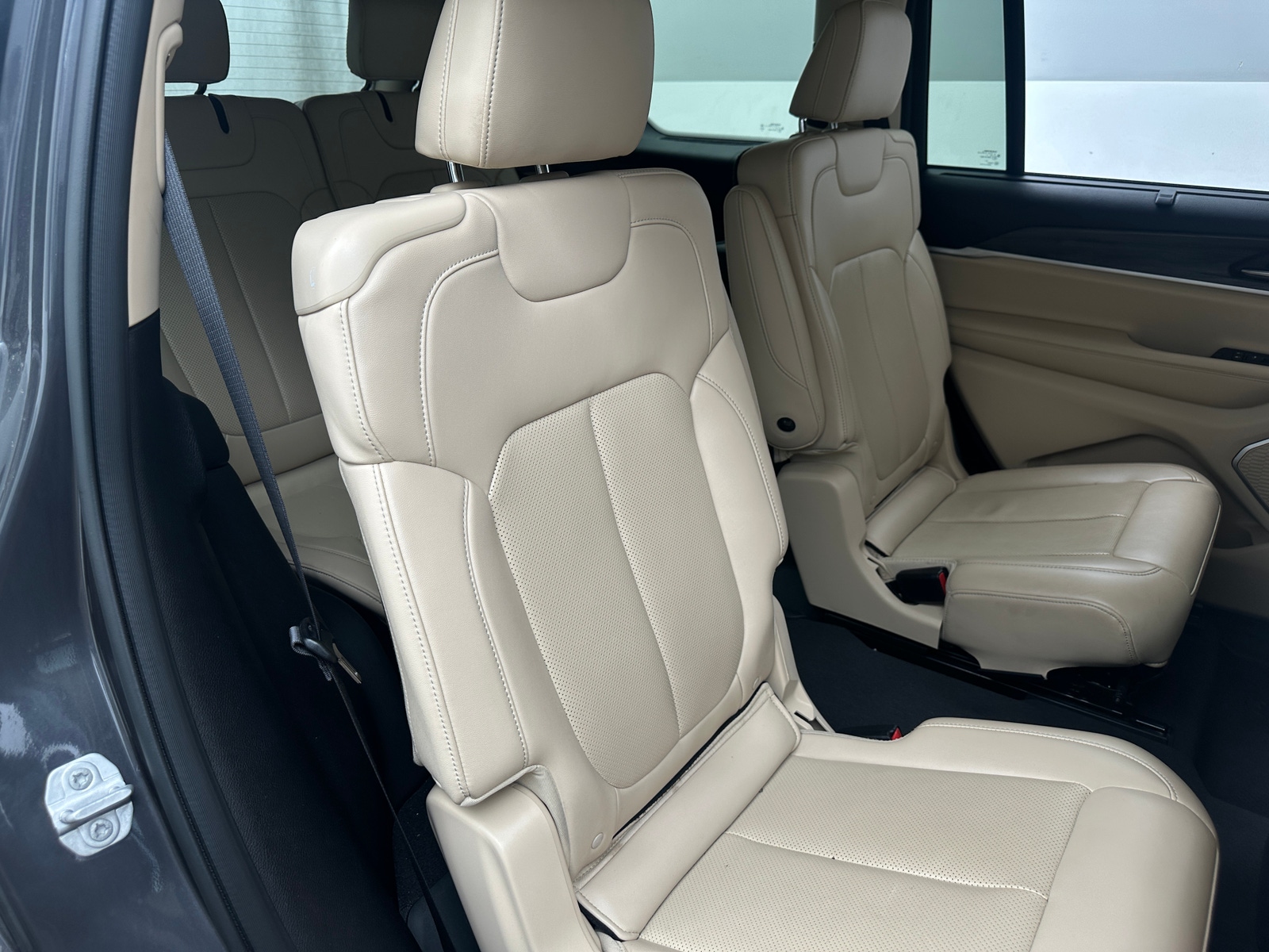 Thumbnail: 2022 Jeep Grand Cherokee L - 5