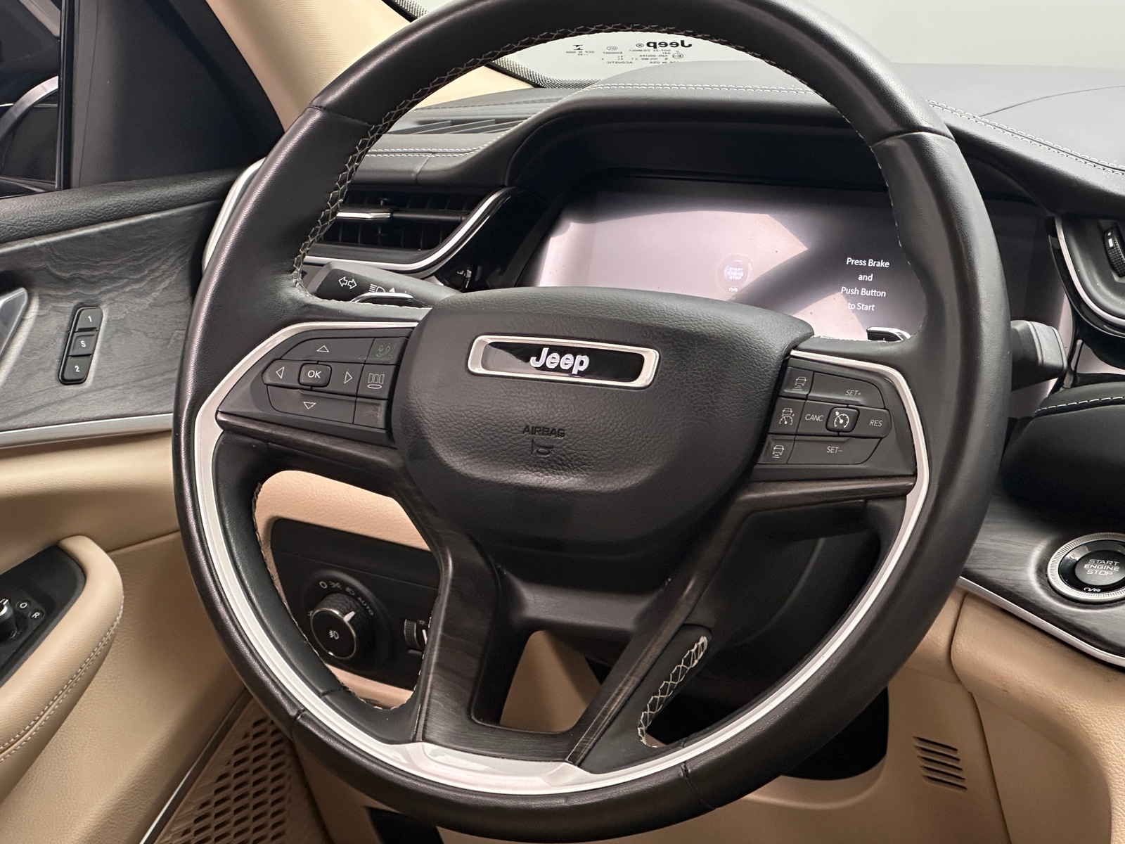 Thumbnail: 2022 Jeep Grand Cherokee L - 4