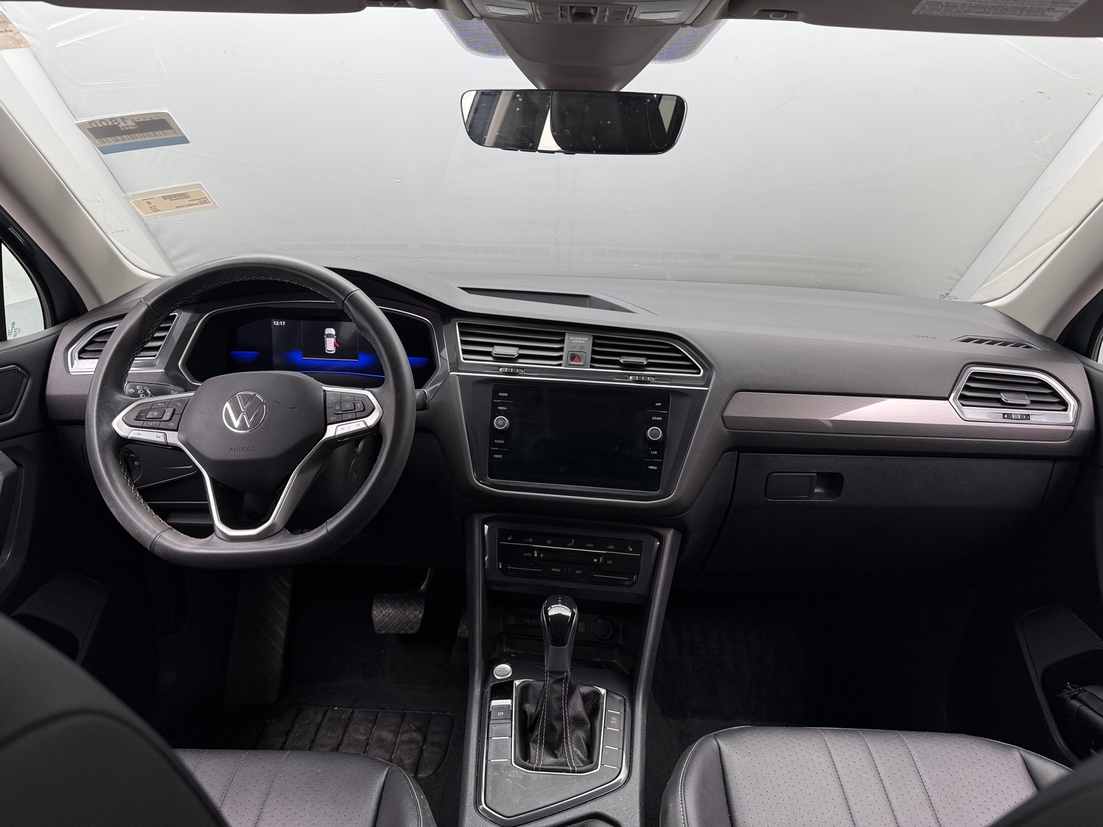 Thumbnail: 2022 Volkswagen Tiguan - 2