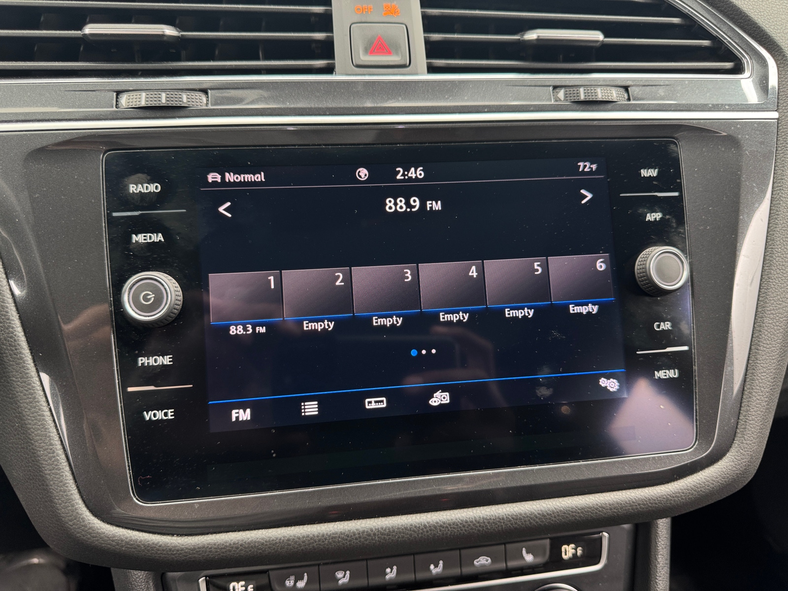 Thumbnail: 2020 Volkswagen Tiguan - 3