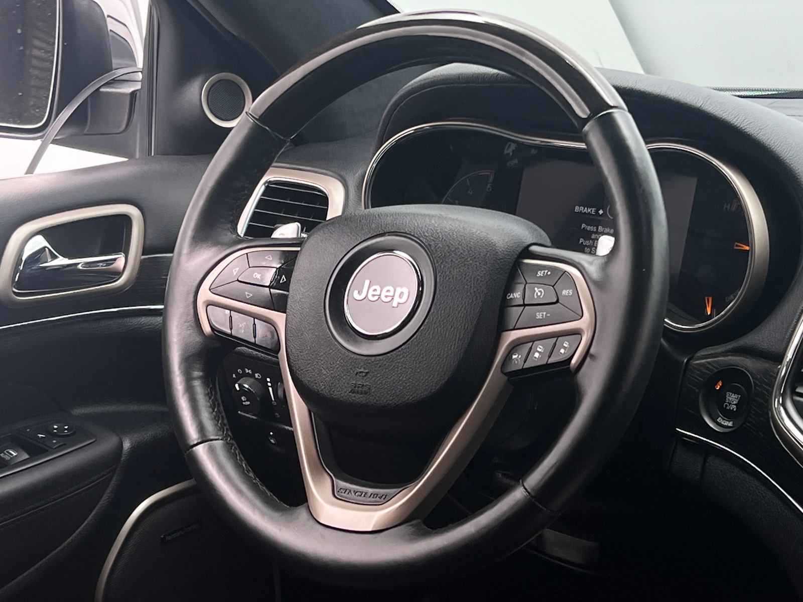 Thumbnail: 2015 Jeep Grand Cherokee - 4